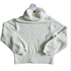 Kaisley White Sweater Soft Top Size M